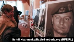 Фотовыставка портретов погибших защитников Донецкого аэропорта