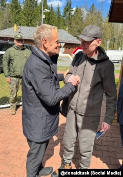 Анджэя Пачобута на мяжы сустрэў прм'ер-міністар Польшчы Дональд Туск. 28 красавіка 2026 году
