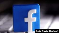 Логотип социальной сети Facebook.
