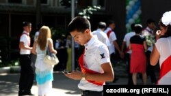 Ученики одной из школ в Ташкенте, архивное фото.