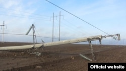 Поврежденная электрическая опора в Херсонской области. Фото с сайта компании "Укрэнерго"