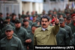 Николас Мадуро на митинге с венесуэльскими военнослужащими на военной базе в Каракасе 30 января 2019 года