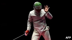 در این تصویر مجتبی عابدینی در المپیک ریو؛ آقای عابدینی بهترین شمشیرباز ایران در رنکینگ جهانی‌ست