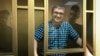 Кримський блогер, громадянський журналіст Наріман Мемедемінов, засуджений у Росії до двох з половиною років ув'язнення. На фото під час судового засідання в російському Ростові-на-Дону