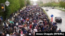Protesters Take To Yerevan Streets For Eighth Day