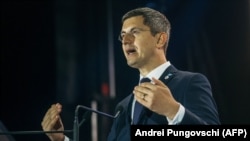 ROMANIA -- Presidential candidate Dan Barna holds a speech during an electoral rally, in Bucharest, November 7, 2019