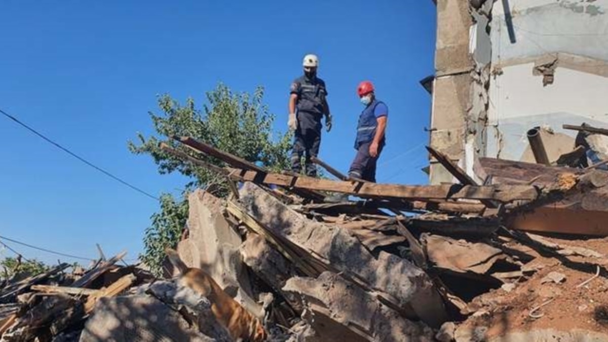 Взрыв в жилом доме в Ереване: здание частично обрушилось,, по меньшей мере, один человек погиб, еще один в критическом состоянии