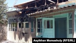 Дом, который подожгли неизвестные. Село Дихан, 2 августа 2016 года.