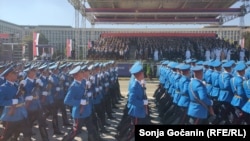 И војнички марш и протести на воената парада во Белград