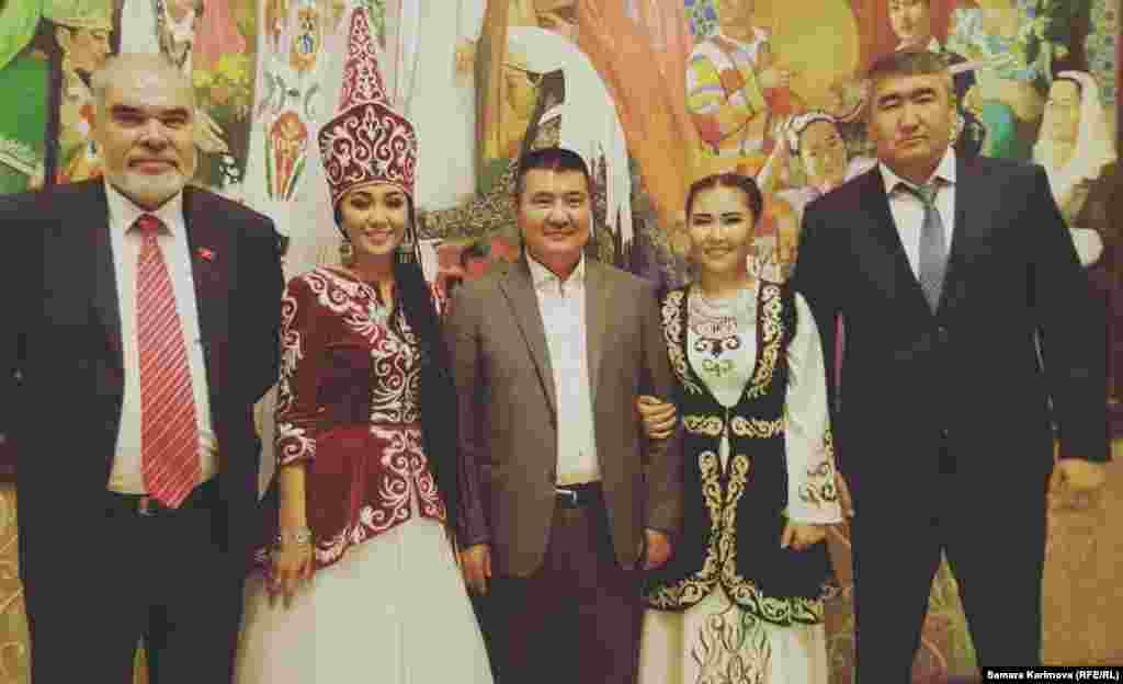 Мэр города Ош Айтмаматов Кадырбаев и представители кыргызской делегации.&nbsp;