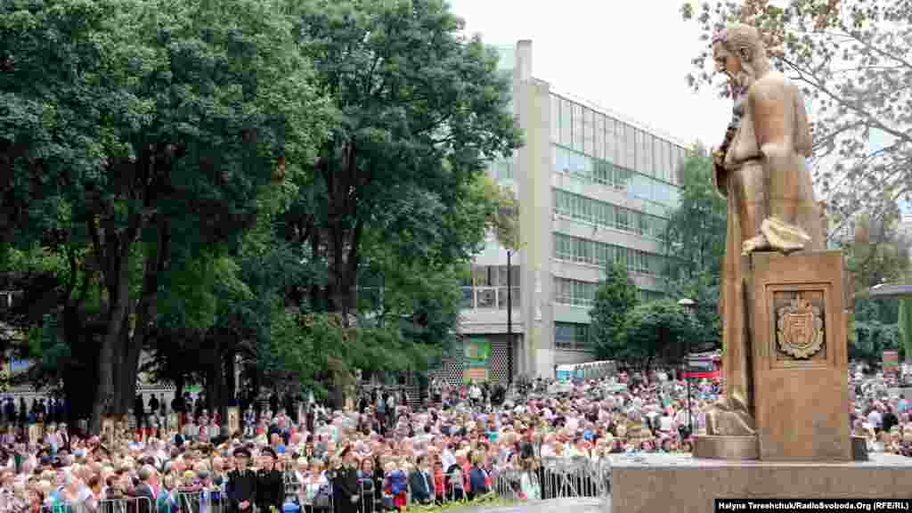 За даними правоохоронців, близько 20 тисяч осіб прийшли на урочистість з нагоди відкриття пам&#39;ятника