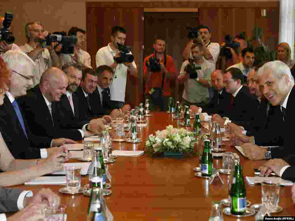 Ivo Josipović i Boris Tadić i delegacije, 18. jul 2010.