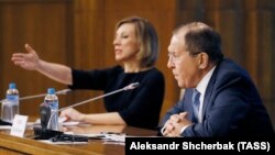 Міністр закордонних справ Росії Сергій Лавров і речниця МЗС Марія Захарова