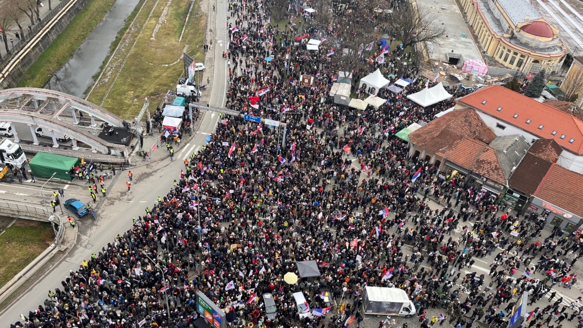 Në protestat e studentëve në Serbi edhe veteranë të brigadës që luftoi në Kosovë