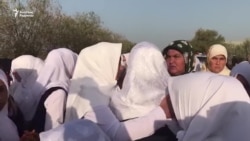 Учениц таджикского села в Казахстане не допустили на уроки из-за платков