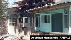 Unknown assailants set two houses and several cars on fire in the village of Dikhan.