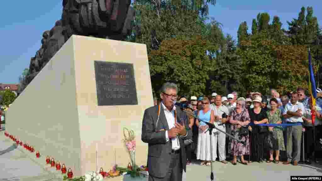 Liberal Party leader MIhai Ghimpu speaks.