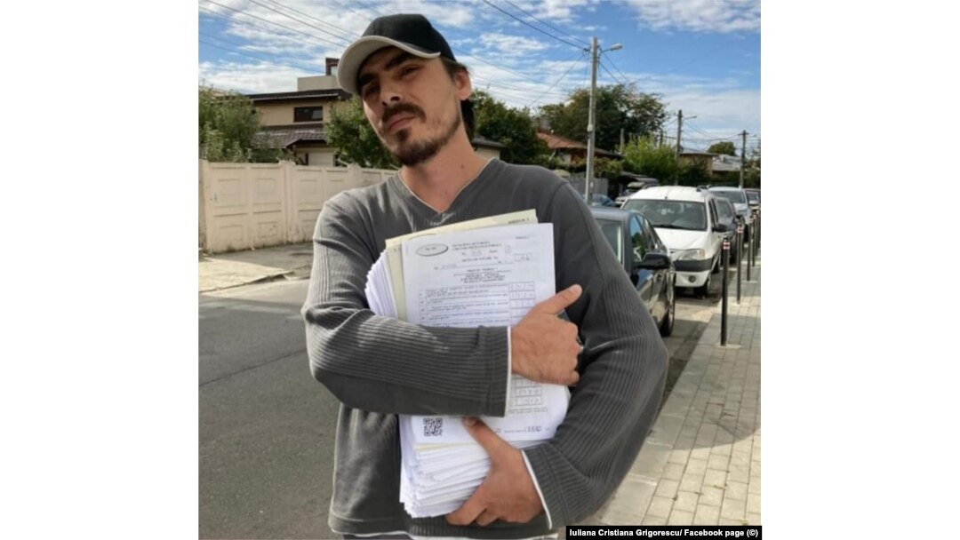 Imagine reprezentându-l pe candidatul PSD surprins de reprezentanții USR din secțiile de votare cu 473 de procese verbale, din totalul celor 656, câte sunt la Sectorul 1