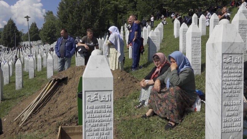 Сребреницада кандын жыты кете элек