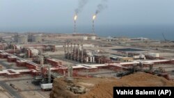 Some 40,000 people are employed at the South Pars/North Dome megafield, the largest known gas reserve in the world, which Iran shares with Qatar. (file photo)