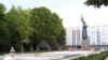 Прокремлевские активисты обещают отстаивать советский памятник в Ташкенте, как делали это в Таллине