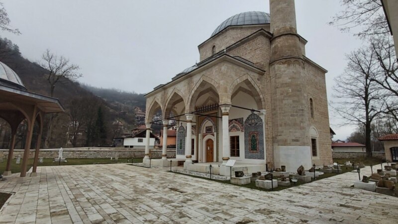 Oštećena džamija Aladža u Foči 
