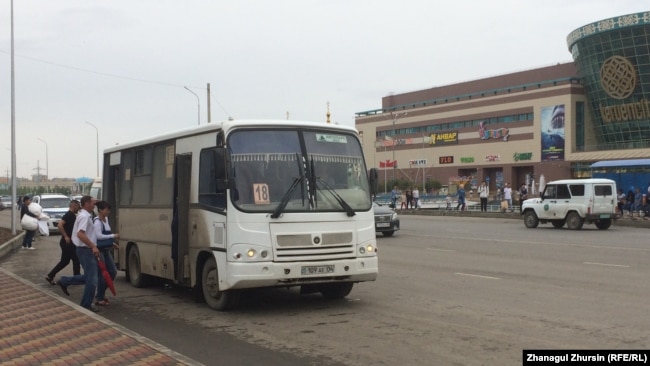 Пассажирский автобус в Казахстане. Иллюстративое фото.