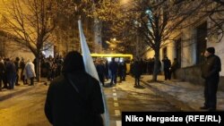 لاریون کوونکي ادعا کوي چې اوسنی مختلط انتخاباتي سیستم د ګرجستان د واکمن ګوند په ګټه دی او باید بدلون ومومي.