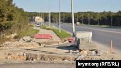 Работы по реконструкции Камышового шоссе, май 2021 года