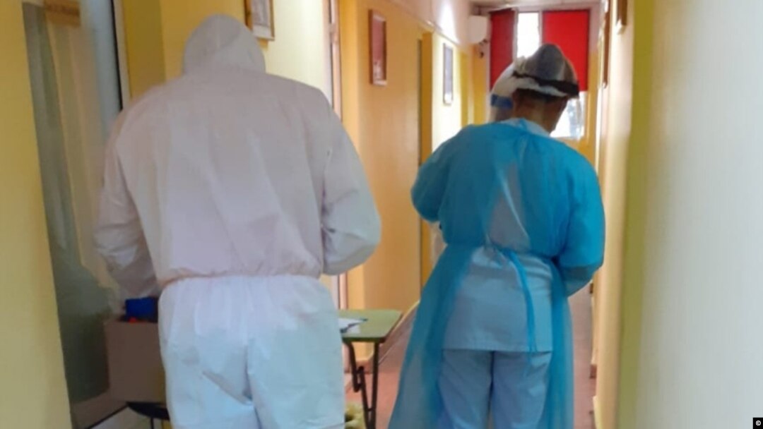 Testare pentru Covid la un cămin pentru bătrâni din sectorul 1, București