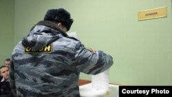 Спостерігач: «Їх прийшло стільки, що всі інші не могли голосувати»