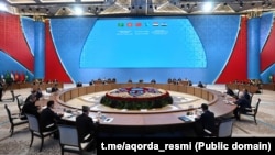 Нишасти сарони кишварҳои Осиёи Марказӣ ва Чин дар Остона дар рӯзи 17-уми июн.