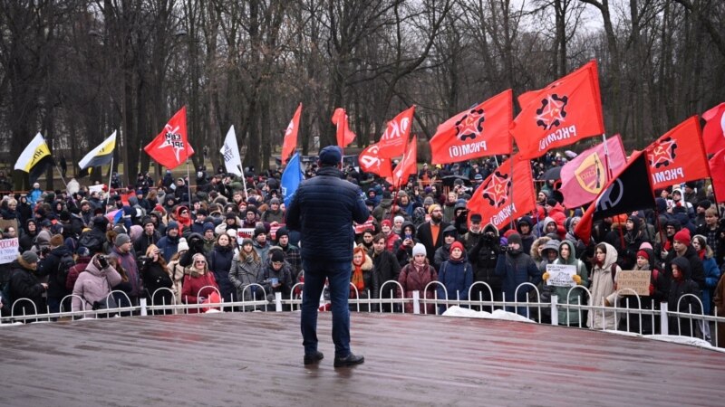 Петербург: власти разрешили все неполитические массовые акции