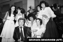 در ۱۹۷۸ ییزهار کوهن خواننده اسرائیلی با ترانه مشهور «آبانی‌بی» میزبانی سال بعد یورو ویژن را نصیب کشورش کرد.
