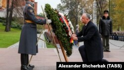 Președintele Igor Dodon la Moscova, la Monumentul Soldatului necunoscut, 31 octombrie 2018
