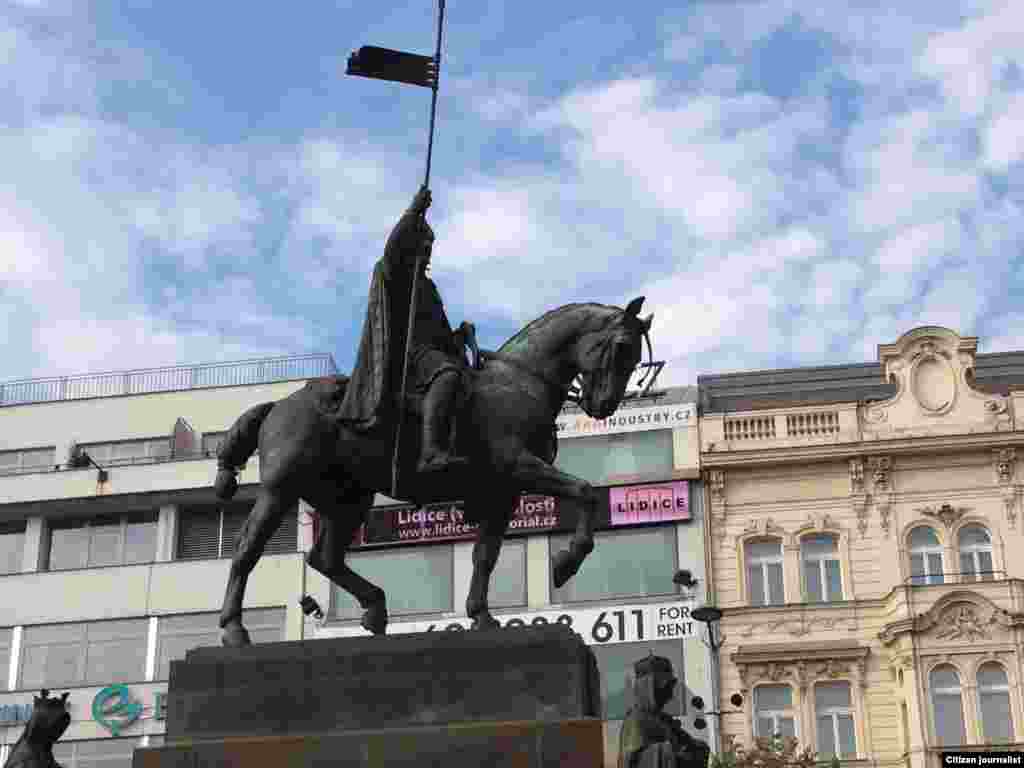 Дийнахь-бусий шен цIарах ПрахIехь&nbsp;йолу майда ларйеш ву ПржемысловичгIеран доьзалера хилла чехийн эла сий долу Вацлав.&nbsp;&nbsp;