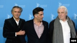 S lijeva na desno: Bernard-Henri Levy, Danis Tanović i Jacques Weber 66. na Berlinaleu