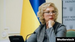 Ukraina Yuqarı Radasınıñ insan aqları vekâletlisi Lüdmila Denisova 