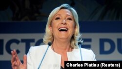 Pozicije Mari Le Pen nisu uzdrmane ni nakon što je njena partija doživela neuspeh na regionalnim izborima, kada nije uspela da uzme vlast ni u jednoj od 13 francuskih regija. Na fotografiji Le Pen na partijskom skupu u Parizu iz maja 2019. 