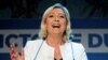 Pozicije Mari Le Pen nisu uzdrmane ni nakon što je njena partija doživela neuspeh na regionalnim izborima, kada nije uspela da uzme vlast ni u jednoj od 13 francuskih regija. Na fotografiji Le Pen na partijskom skupu u Parizu iz maja 2019. 