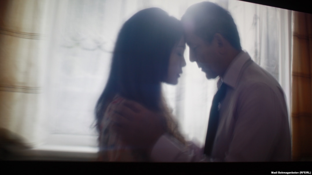 Эрика Кишева бейнені сорды Экрандағы лесбиянкалық порно видеолар