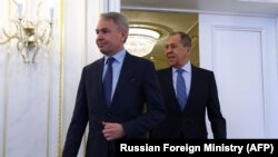 Pekka Haavisto finn és Szergej Lavrov orosz külügyminiszter Szentpétervárott 2021. február 15-én