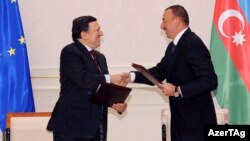 Arxiv foto: prezident İlham Əliyev (sağda) Avropa Komissiyasının prezidenti Jose Manuel Barroso ilə. 13 yanvar 2011