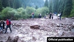 Жети-Өгүз районундагы сел жүргөн жол. 1-август, 2020-жыл. 
