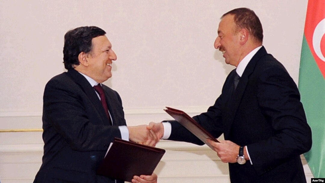 Ilham Əliyev və Jose Manuel Barroso, 2011