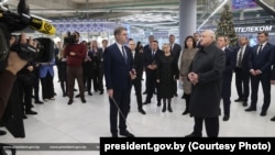 Лукашэнка ў Нацыянальным гандлёвым доме. 29 сьнежня 2023 году