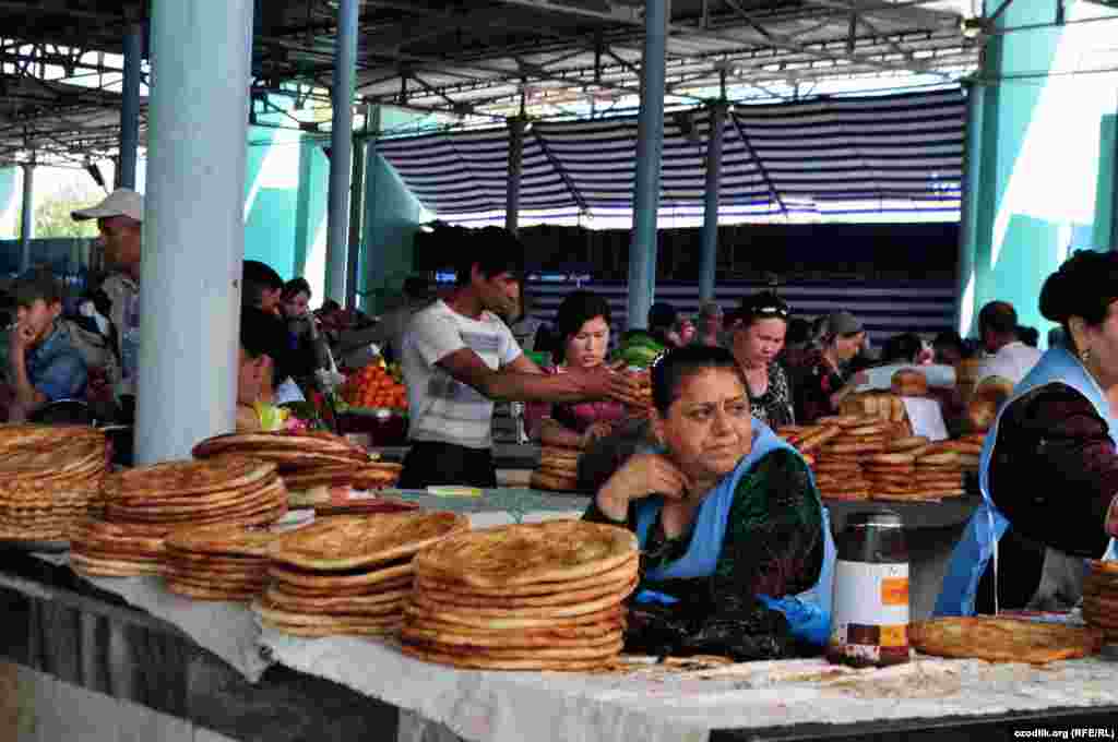 Навоий шаҳри марказий деҳқон бозори 