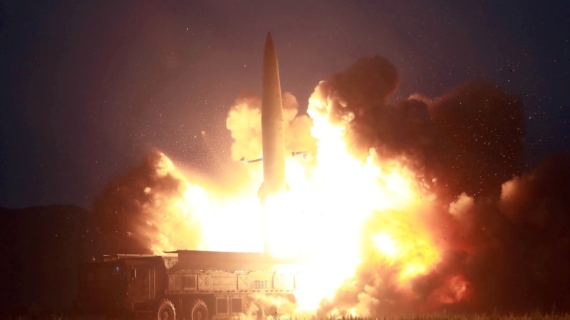 Северна Кореја истрелала две неидентификувани ракети 