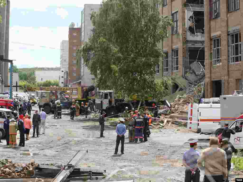 Три человека погибли в результате обрушения офисного здания в Красноярске 