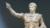 Гай Юлий Цезарь Октавиан Август, римский император, во 2 году до н. э. получивший почётный титул "отца отечества" (pater patriae).